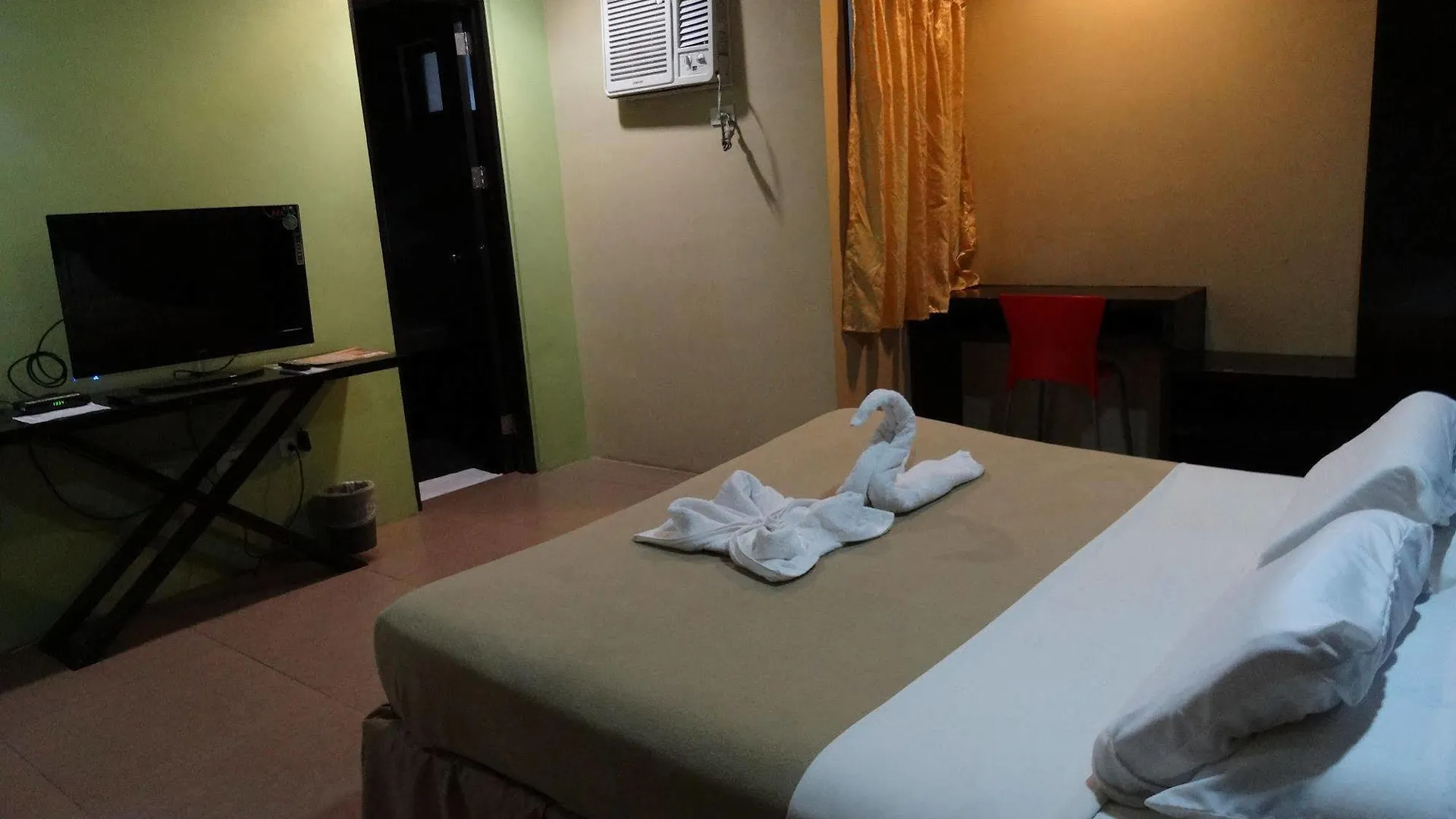 ***  North Zen Basic Spaces Hotel Davao Philippines